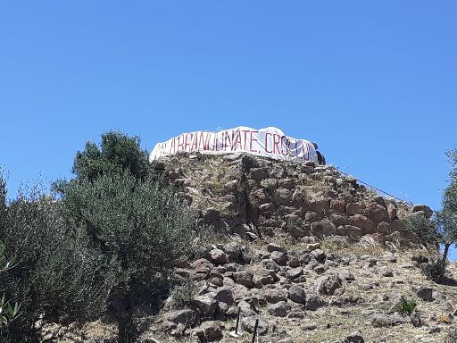 06 20 Nuraghe sirai protesta 1