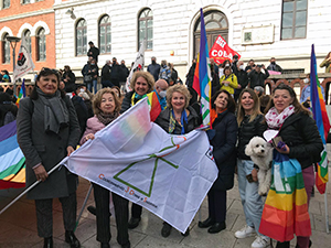 Donne msnifestazione pace cagliari