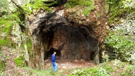 grotta nuxis