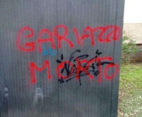 scritta contro sindaco iglesias