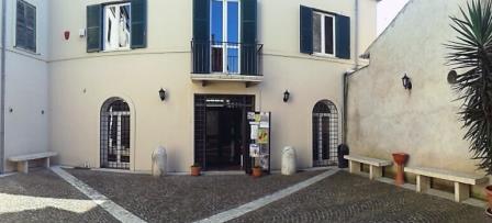 07 10 biblioteca civica Cori